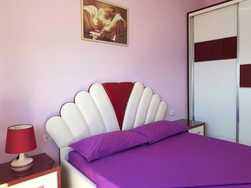 Sea View Vacation Apartment Sarandë