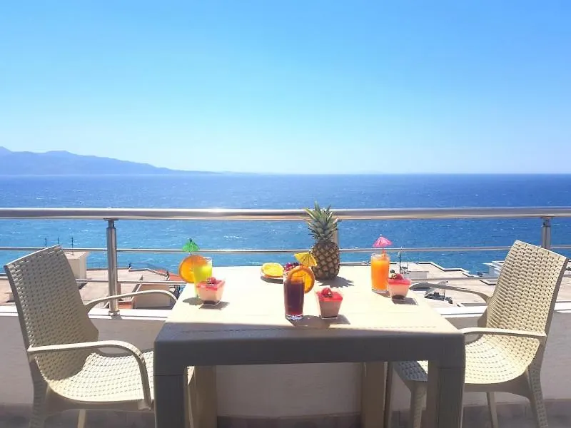 Sea View Vacation Apartment Sarandë